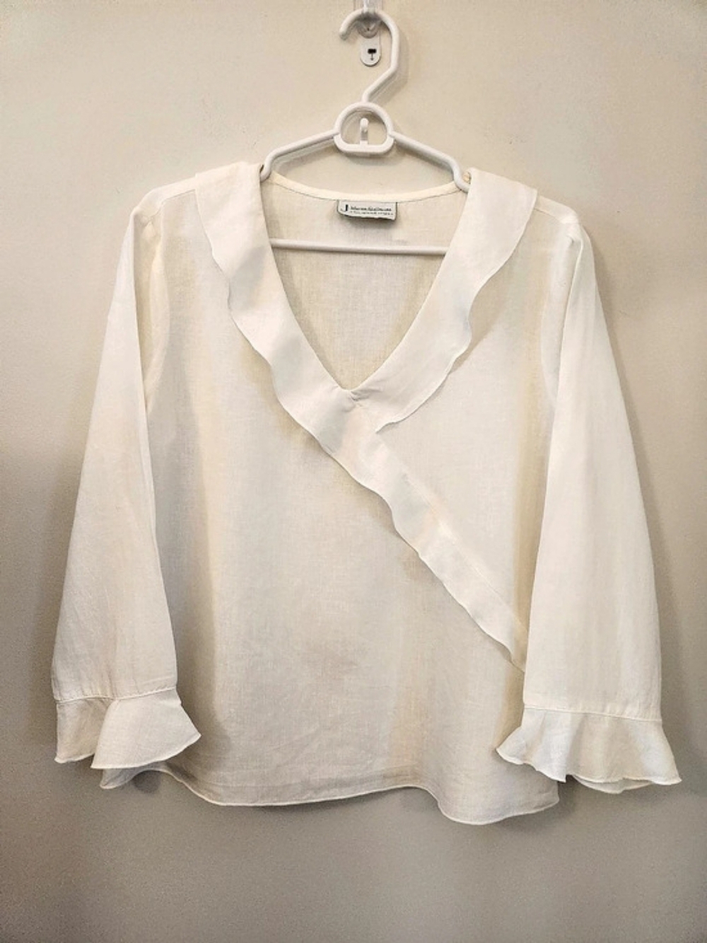 J. Marco Galleries Ruffle Top White Blouse